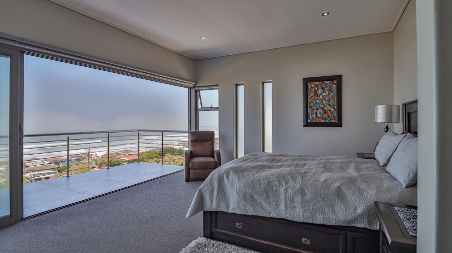 3 Bedroom Property for Sale in Pienaarstrand Western Cape